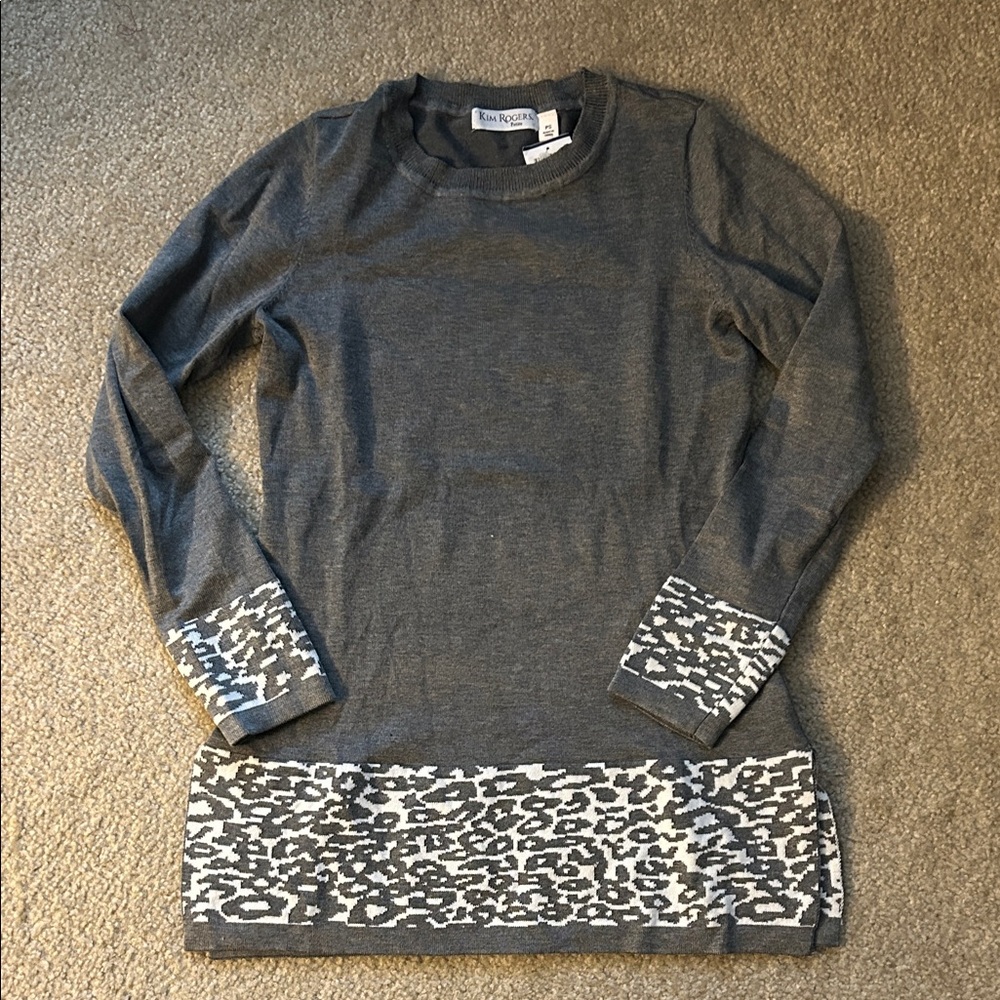NWT Kim Rogers Gray Leopard Print Long Sleeve Top Size PS